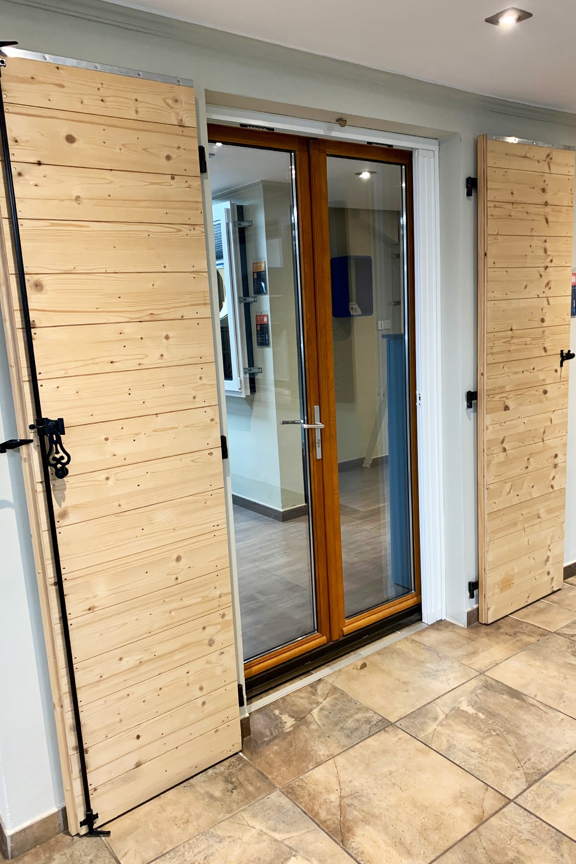 showroom 25