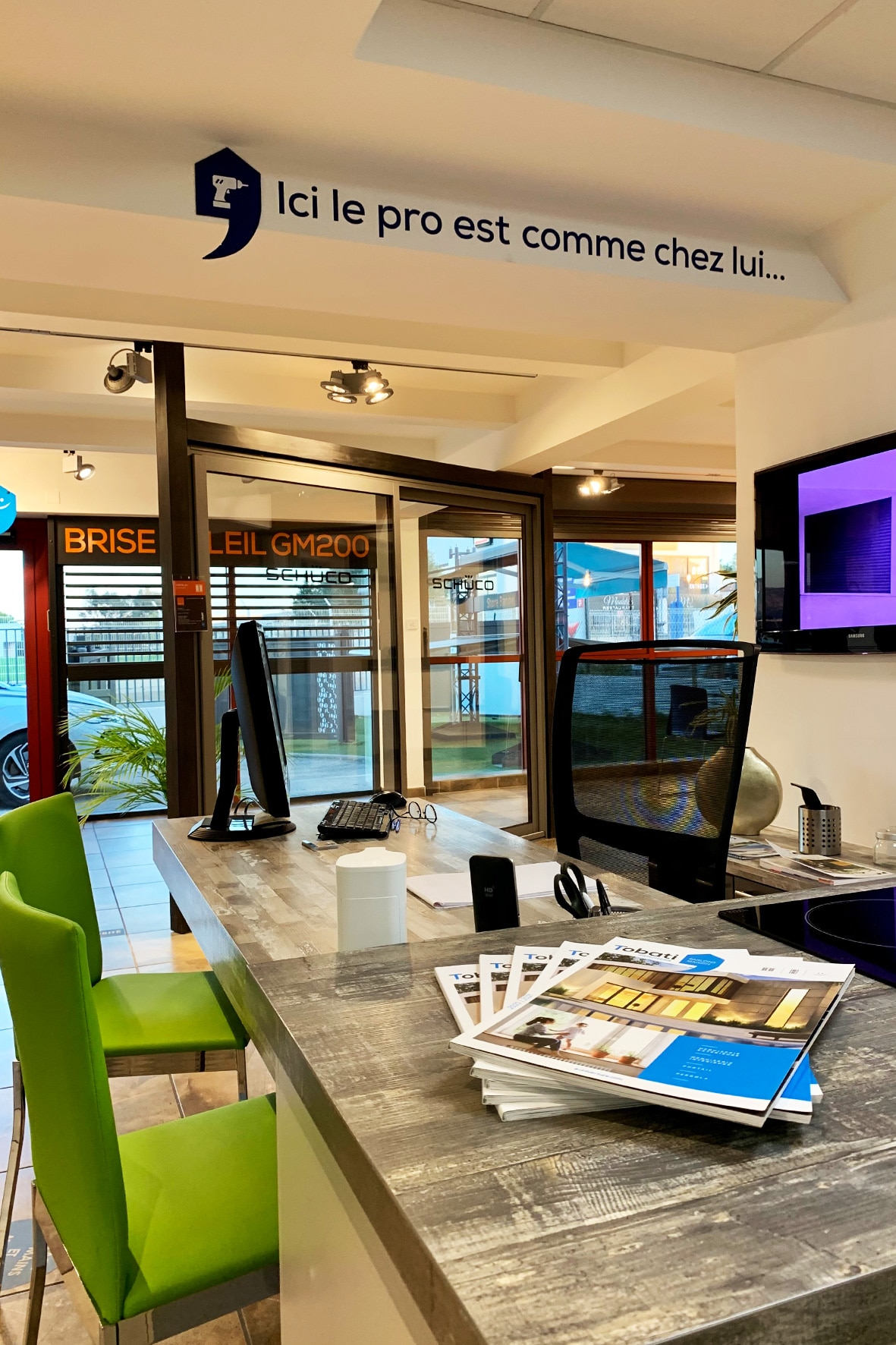 showroom 32